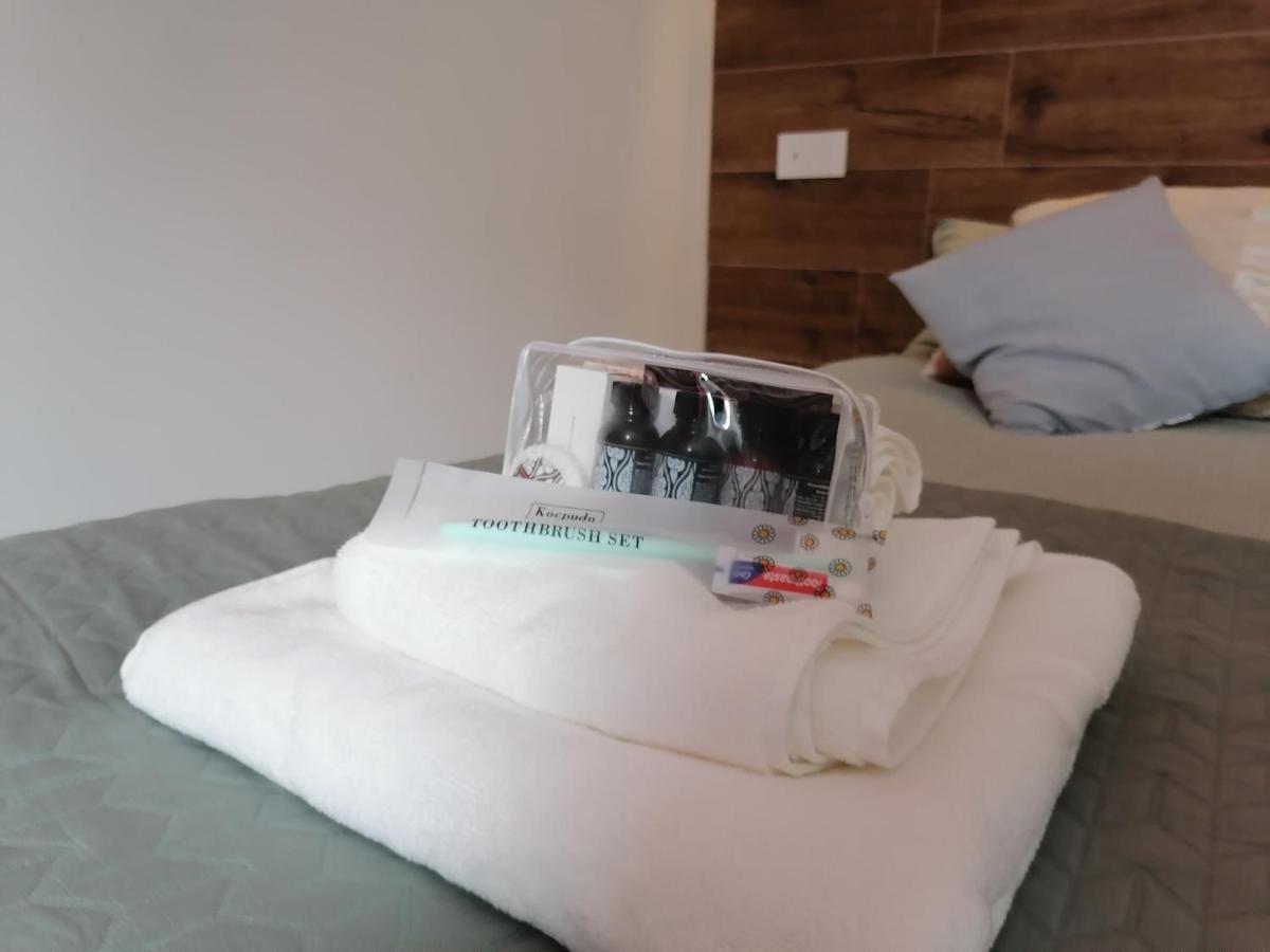 Terra Apartment - Ski In & Ski Out - Cerviniaholidays-Com Breuil-Cervinia Eksteriør billede