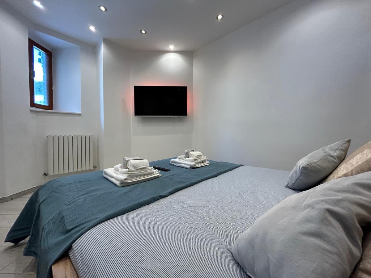 Terra Apartment - Ski In & Ski Out - Cerviniaholidays-Com Breuil-Cervinia Eksteriør billede